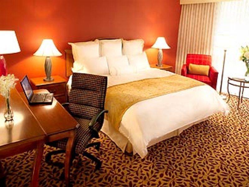 Hotel Angeles Airport Marriott Los Ángeles