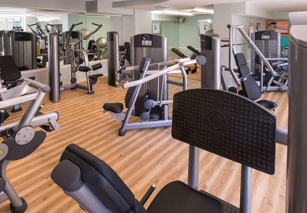 Hotel Angeles Airport Marriott 4*