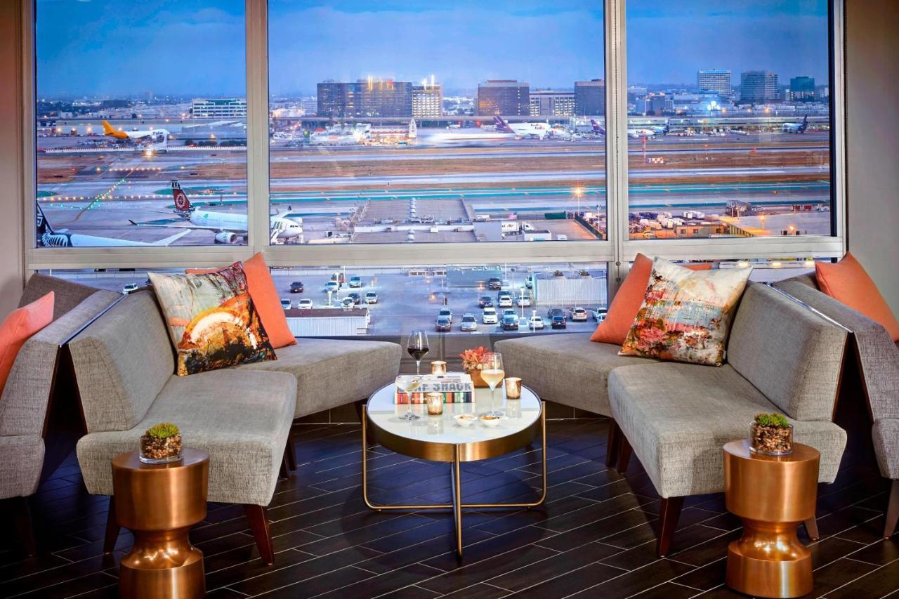 Hotel Angeles Airport Marriott