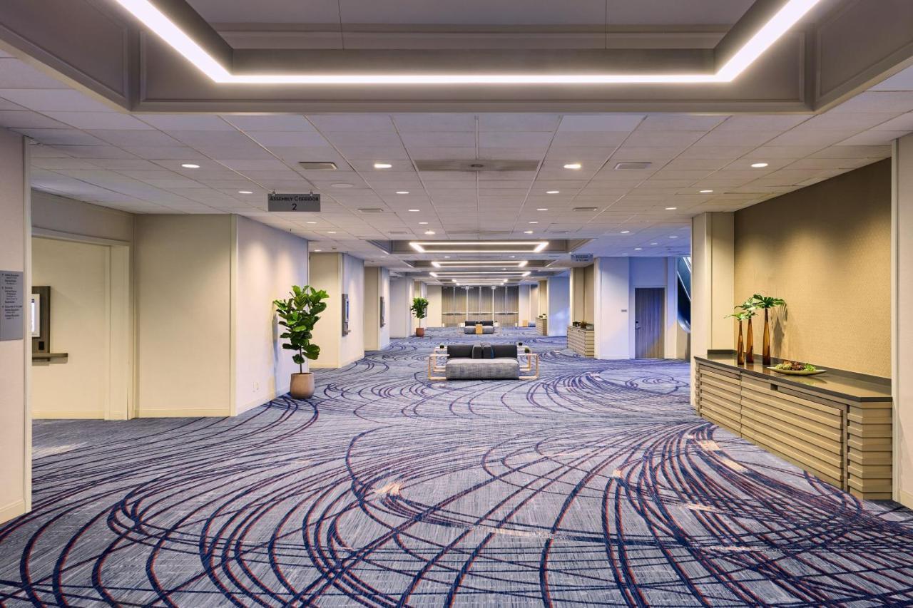 Angeles Airport Marriott Hotel 4*