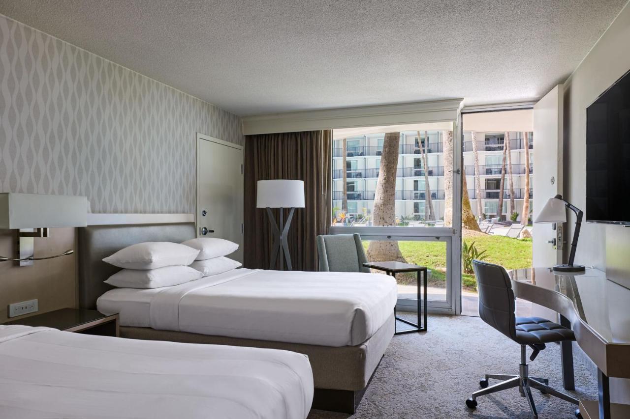 Angeles Airport Marriott 4*