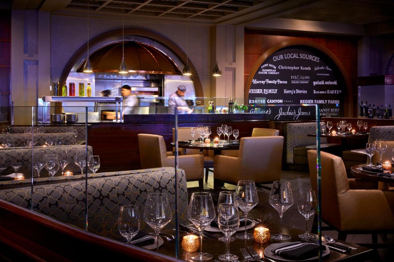 Angeles Airport Marriott Hotel 4*