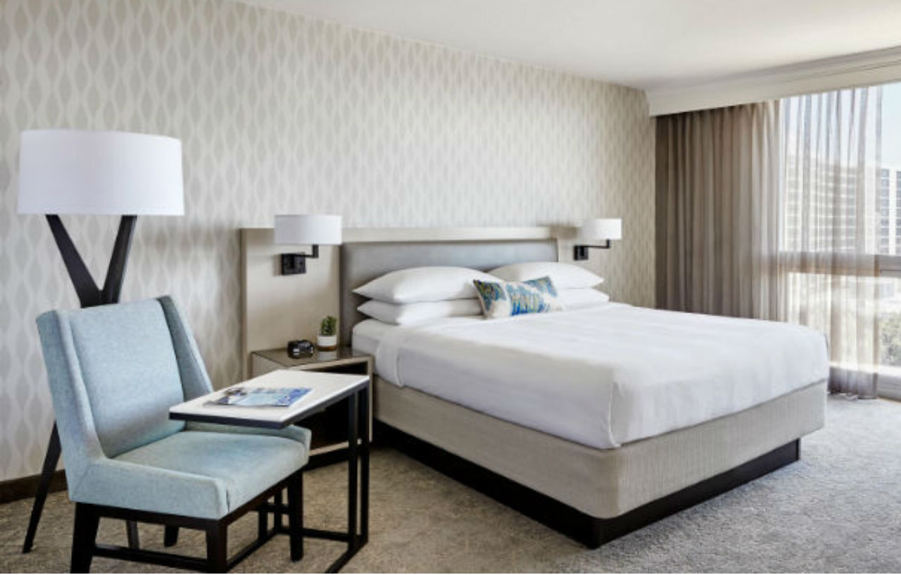 Hotel Angeles Airport Marriott 4*