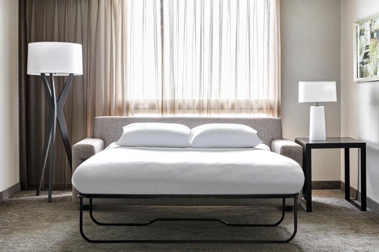 Hotel Angeles Airport Marriott 4*