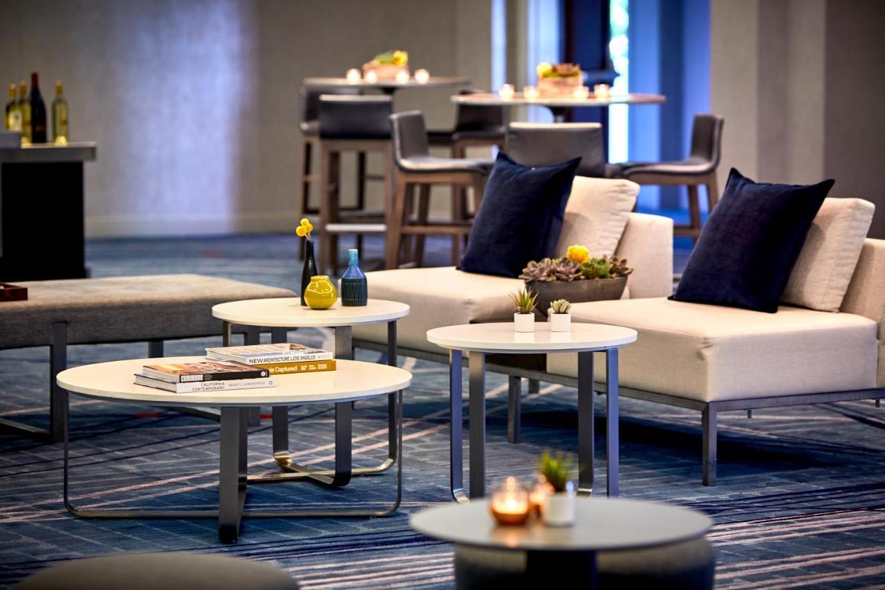 Angeles Airport Marriott Hotel 4*