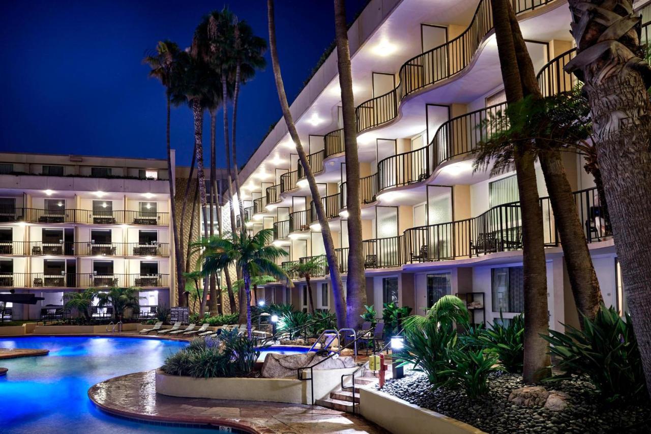 Angeles Airport Marriott 4*