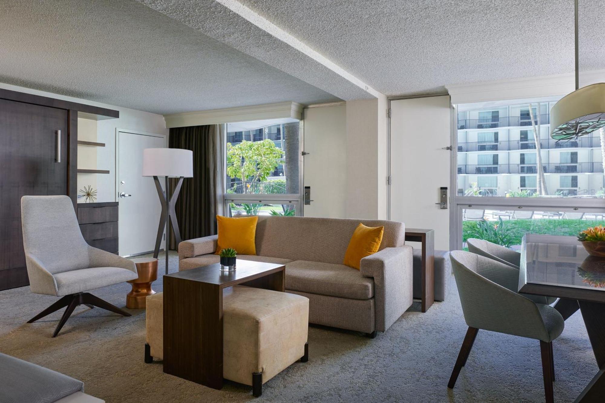 Angeles Airport Marriott 4*
